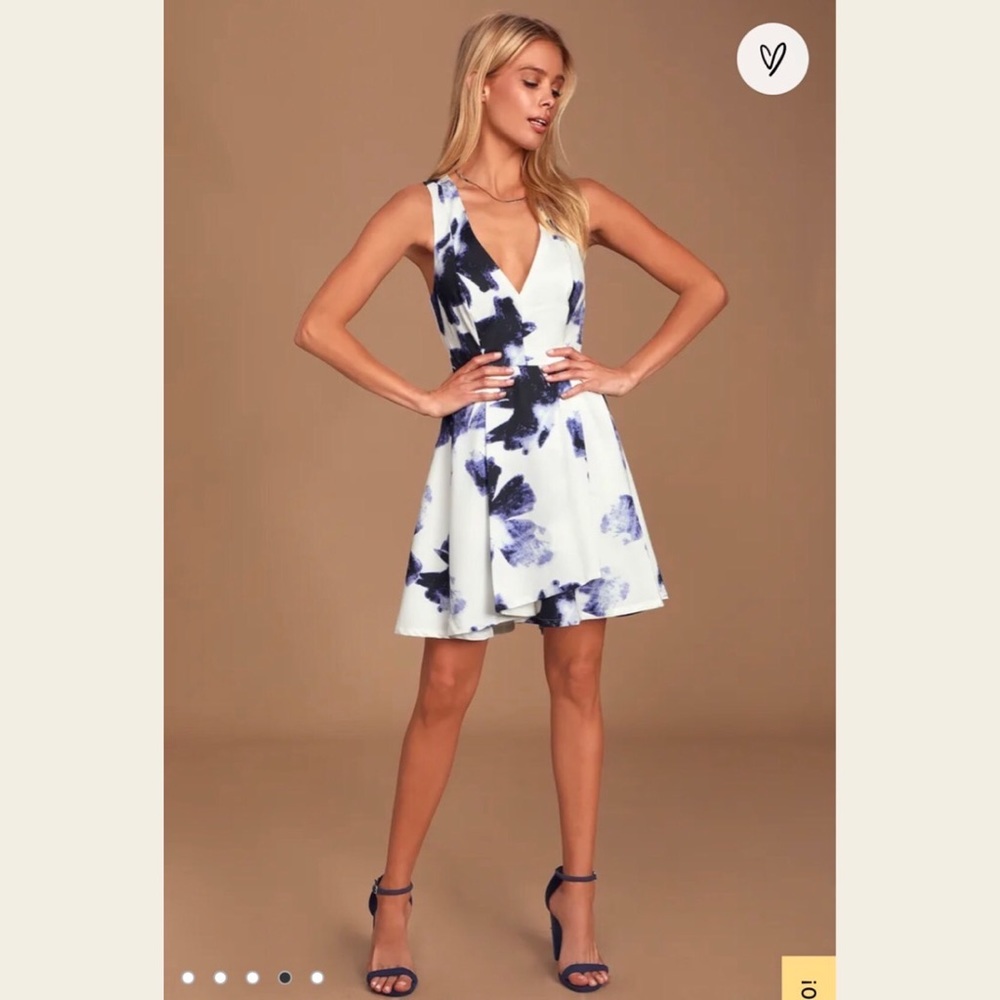 Lulus Seeing Chic Blue and Ivory Print Skater Dress NWT Size S - Picture 4 of 13